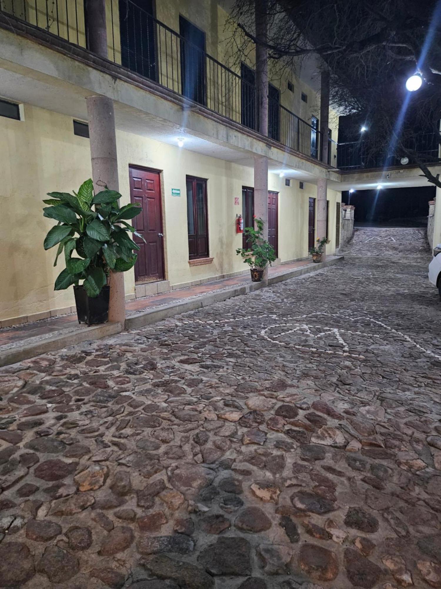 Hotel Villa Aurora Bernal Exterior photo